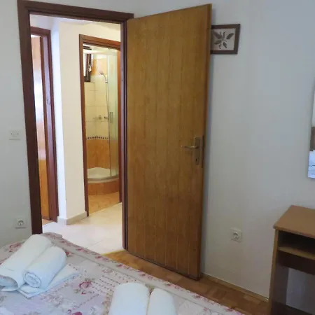 Dom wakacyjny Soline Beach 4 Bedroom Holiday Biograd Na Moru