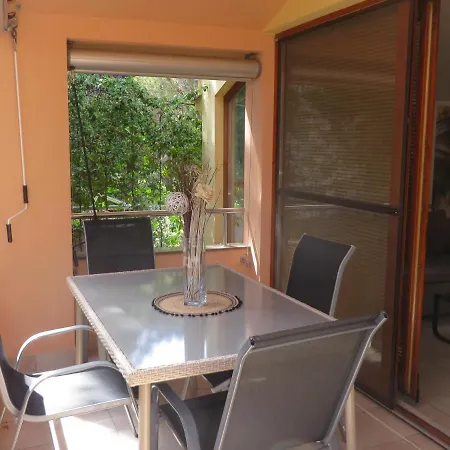 Dom wakacyjny Soline Beach 4 Bedroom Holiday *
