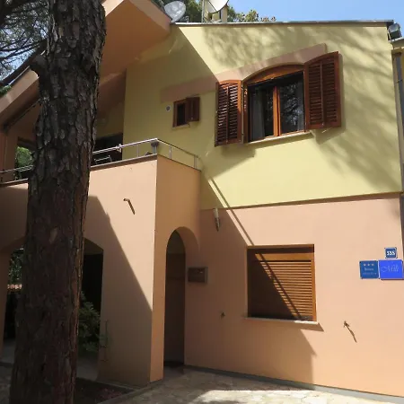 Soline Beach 4 Bedroom Holiday Dom wakacyjny Biograd Na Moru