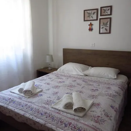 Dom wakacyjny Soline Beach 4 Bedroom Holiday Biograd Na Moru