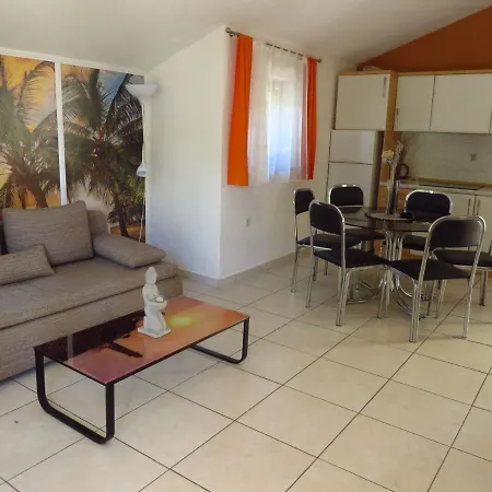 Soline Beach 4 Bedroom Holiday Dom wakacyjny *